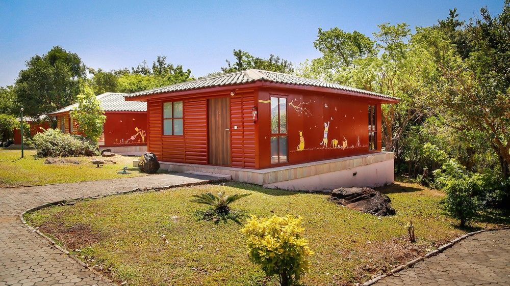 암비 밸리 시티 로나발라 외부 사진 A guest house at the resort