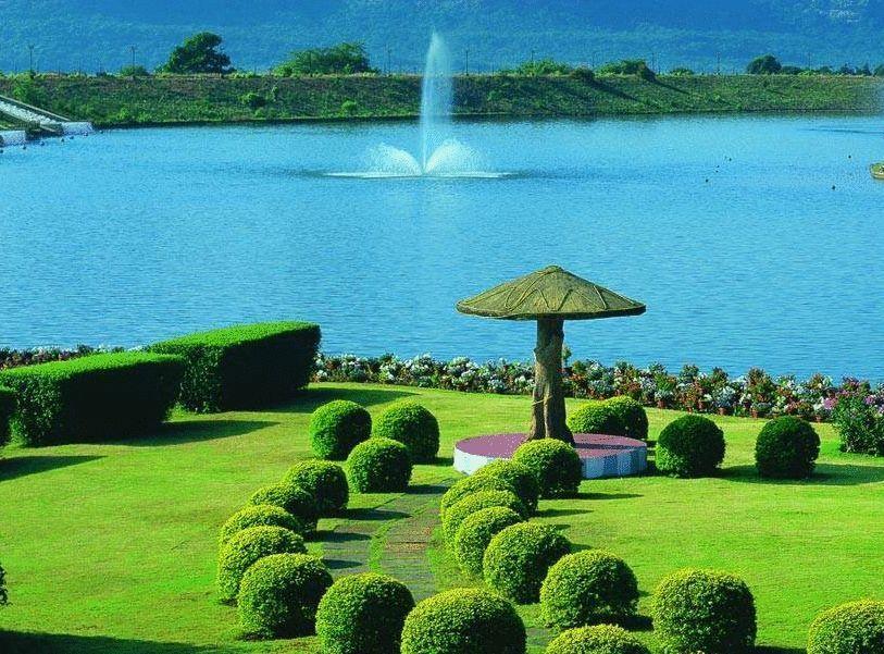 암비 밸리 시티 로나발라 외부 사진 View of the artificial lake